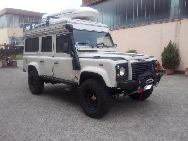 LAND ROVER DEFENDER