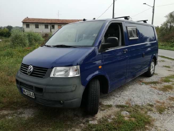 VOLKSWAGEN TRANSPORTER T5