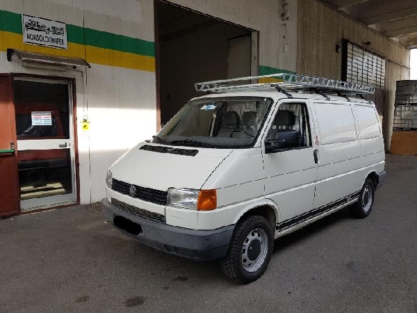 VOLKSWAGEN TRANSPORTER T4