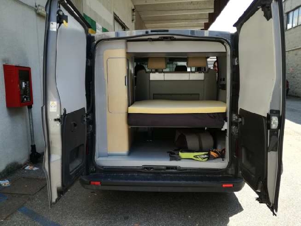 RENAULT TRAFIC DCI 120
